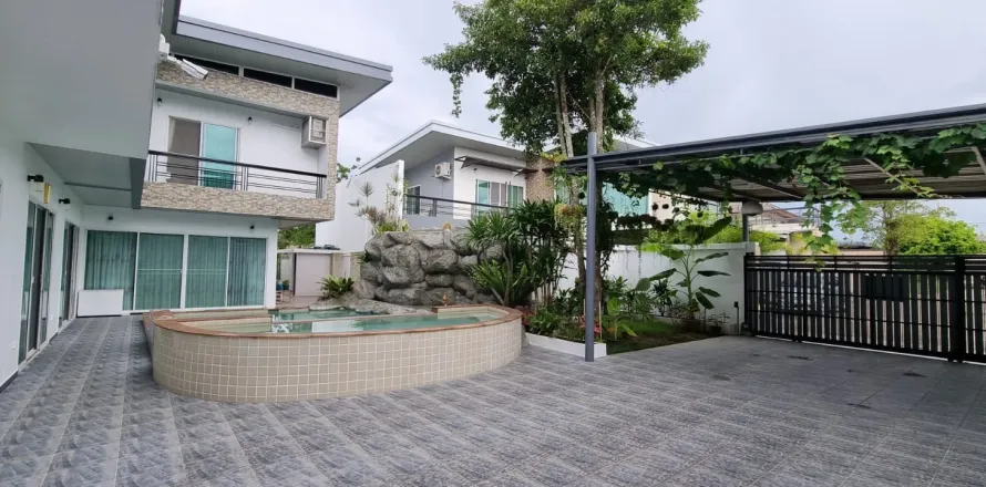 Casa de 5 dormitorios en Pattaya, Tailandia № 80207