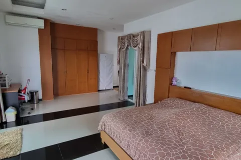 Casa de 5 dormitorios en Pattaya, Tailandia № 80207 - foto 15