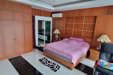 Casa de 5 dormitorios en Pattaya, Tailandia № 80207 - foto 30