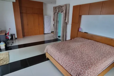 Casa de 5 dormitorios en Pattaya, Tailandia № 80207 - foto 19