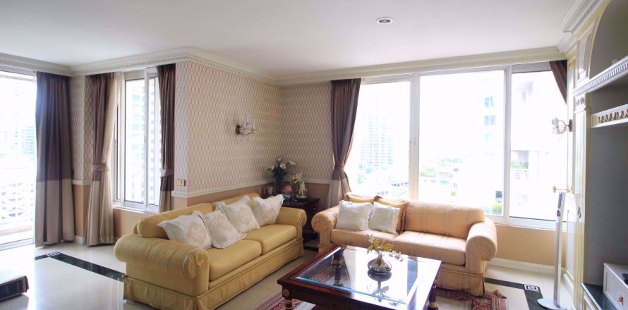 Condominio de 3 dormitorios en Pathum Wan, Bangkok, Tailandia № 76525