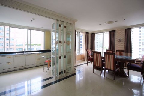 Condominio de 3 dormitorios en Pathum Wan, Bangkok, Tailandia № 76525 - foto 4