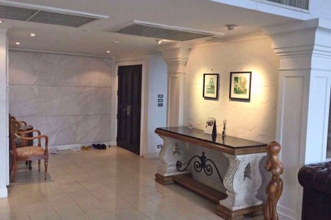 Duplex in Pathum Wan, Bangkok, Thailand 4 Schlafzimmer № 76528