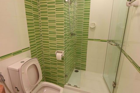 Condominio de 2 dormitorios en Bang Kapi, Bangkok, Tailandia № 76526 - foto 11
