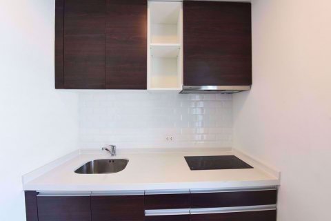Condominio de 2 dormitorios en Bang Kapi, Bangkok, Tailandia № 76526 - foto 6