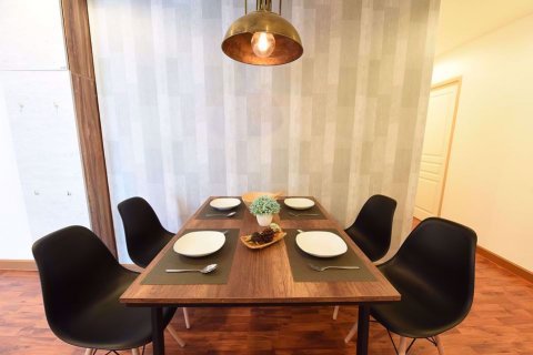 Condominio de 2 dormitorios en Bang Kapi, Bangkok, Tailandia № 76526 - foto 5