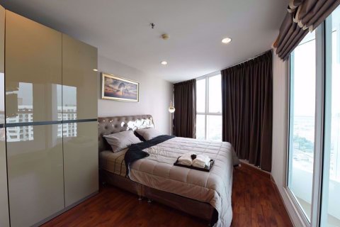Condominio de 2 dormitorios en Bang Kapi, Bangkok, Tailandia № 76526 - foto 8