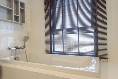 Condominio de 2 dormitorios en Watthana, Bangkok, Tailandia № 76524 - foto 19