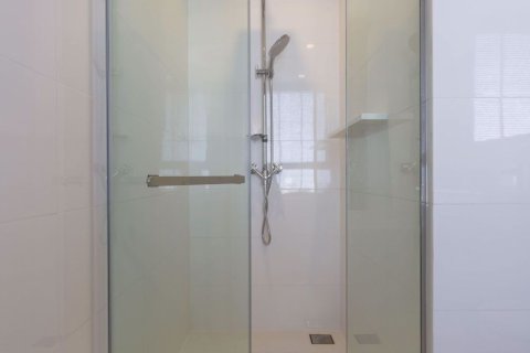 Condominio de 2 dormitorios en Watthana, Bangkok, Tailandia № 76524 - foto 20