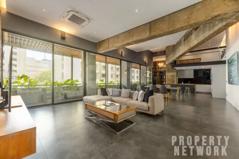Condominio de 3 dormitorios en Khlong Toei, Bangkok, Tailandia № 132253