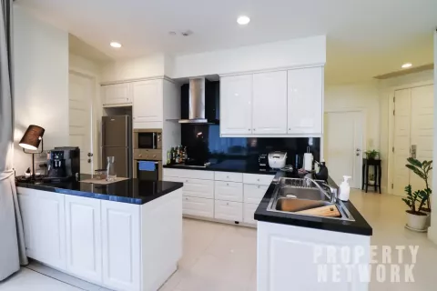 Condominio de 2 dormitorios en Watthana, Bangkok, Tailandia № 132251 - foto 11