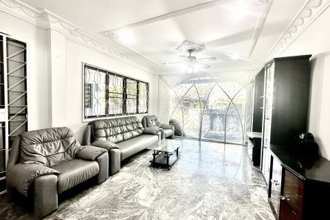 บ้านในตลิ่งชัน, กรุงเทพฯ, ประเทศไทย 7 ห้องนอน № 132249 - รูปถ่าย 10