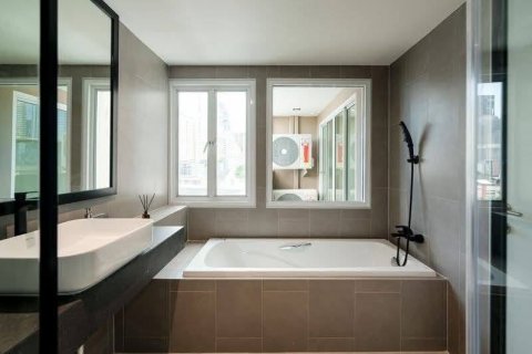 Condominio de 3 dormitorios en Watthana, Bangkok, Tailandia № 132250 - foto 15