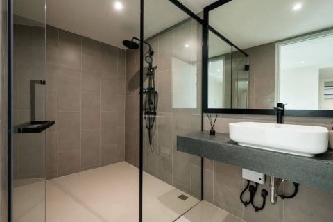 Condominio de 3 dormitorios en Watthana, Bangkok, Tailandia № 132250 - foto 17