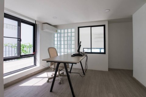 Reihenhaus in Saphan Sung, Bangkok, Thailand 4 Schlafzimmer № 121018 - Foto 10