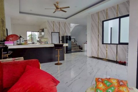 Villa in Pattaya, Thailand 4 Schlafzimmer № 125987 - Foto 5