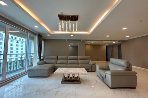 คอนโดมิเนียมในคลองเตย, กรุงเทพฯ, ประเทศไทย, 4 ห้องนอน № 123953 - รูปถ่าย 15