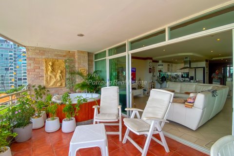 Condominio de 3 dormitorios en Bang Lamung, Tailandia № 132214 - foto 12