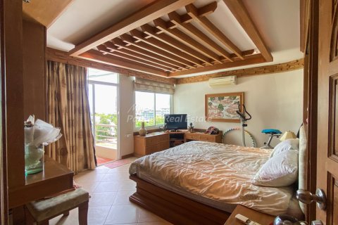 Condominio de 3 dormitorios en Bang Lamung, Tailandia № 132214 - foto 14