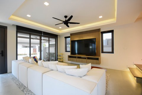 Casa de 3 dormitorios en Pattaya, Tailandia № 104546 - foto 6
