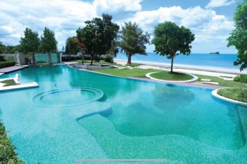 Condominio de 2 dormitorios en Hua Hin, Tailandia № 124675 - foto 2