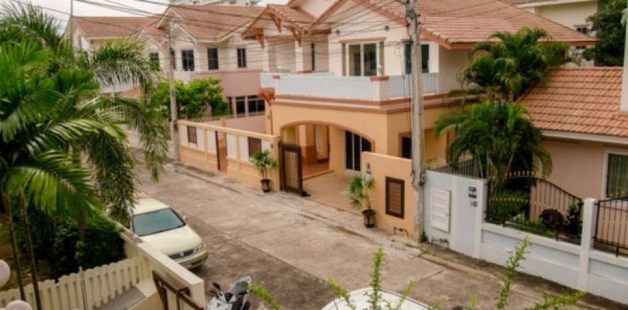 Casa de 3 dormitorios en Jomtien Beach, Pattaya, Tailandia № 101332