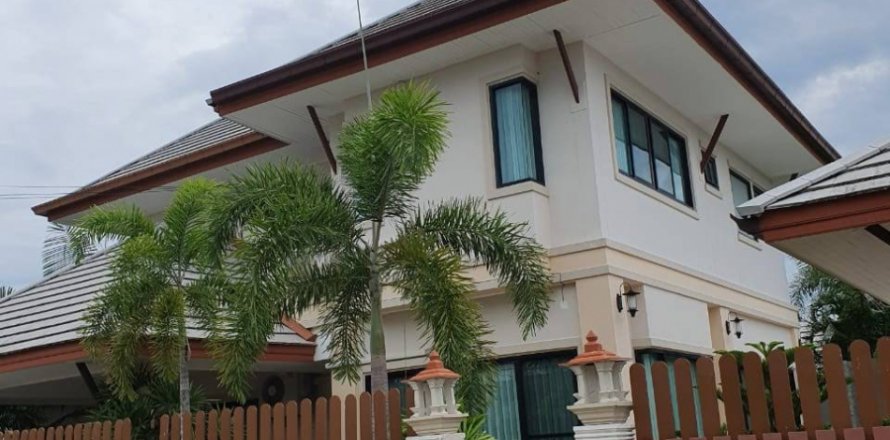 Casa de 4 dormitorios en Pattaya, Tailandia № 101330