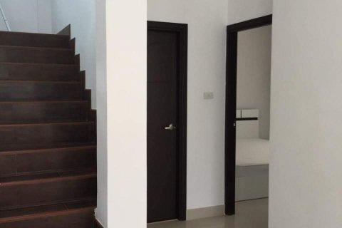 Casa de 4 dormitorios en Pattaya, Tailandia № 101330 - foto 11