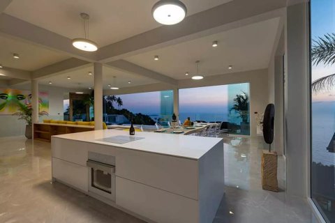Casa de 4 dormitorios en Ko Samui, Tailandia № 107885 - foto 13