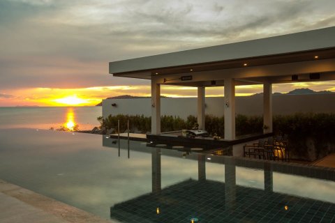 Casa de 12 dormitorios en Ko Samui, Tailandia № 107883 - foto 12