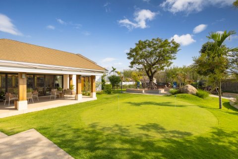 Chalet de 5 dormitorios en Bang Tao, Tailandia № 74284 - foto 17
