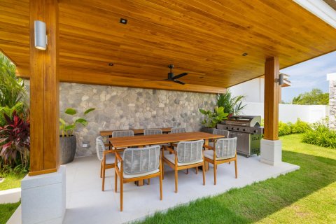 Chalet de 5 dormitorios en Bang Tao, Tailandia № 74284 - foto 5