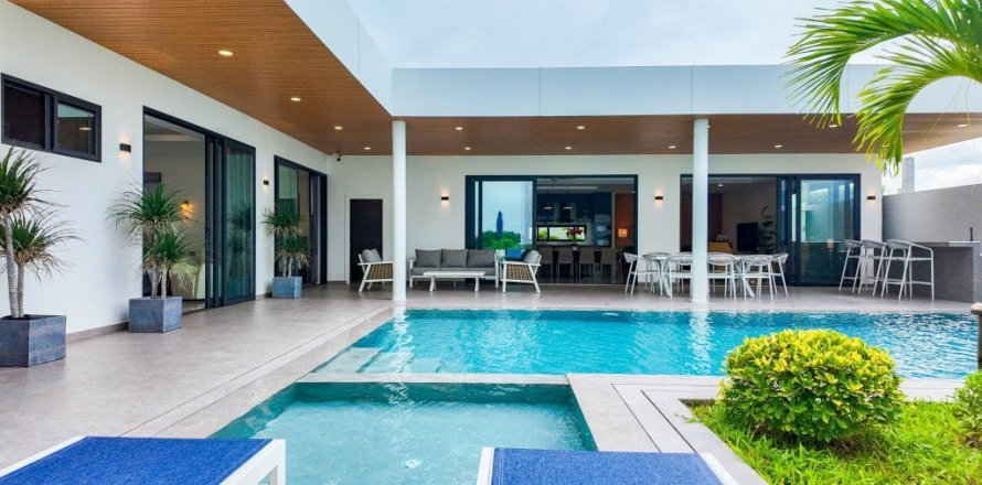 Casa de 3 dormitorios en Bang Lamung, Tailandia № 130039