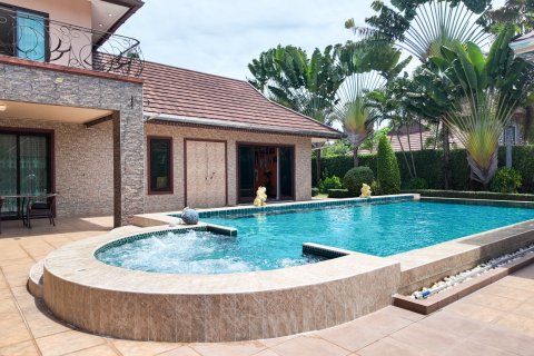 Casa de 3 dormitorios en Bang Lamung, Tailandia № 130040 - foto 8