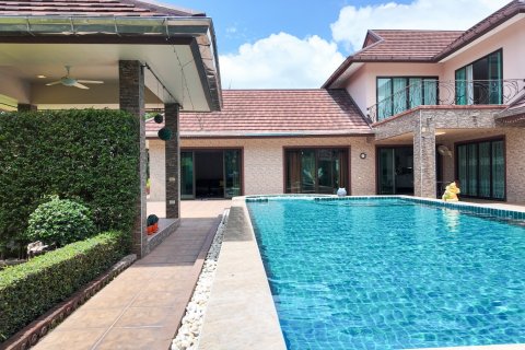 Casa de 3 dormitorios en Bang Lamung, Tailandia № 130040 - foto 11