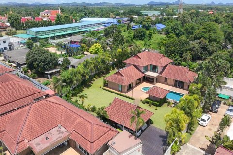 Casa de 3 dormitorios en Bang Lamung, Tailandia № 130040 - foto 3
