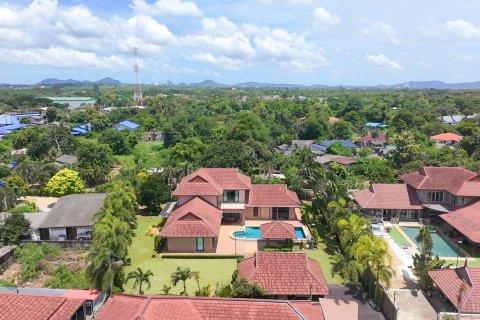 Casa de 3 dormitorios en Bang Lamung, Tailandia № 130040 - foto 6