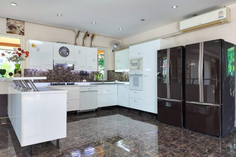 Casa de 3 dormitorios en Bang Lamung, Tailandia № 130040 - foto 19