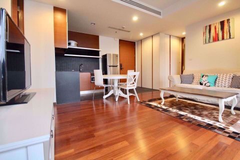 Condo in Khlong Toei, Bangkok, Thailand, 2 bedrooms  № 76506