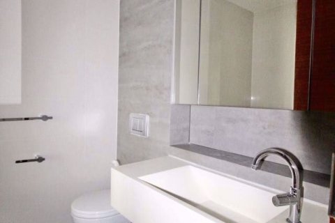 Condominio de 2 dormitorios en Khlong Toei, Bangkok, Tailandia № 76506 - foto 6
