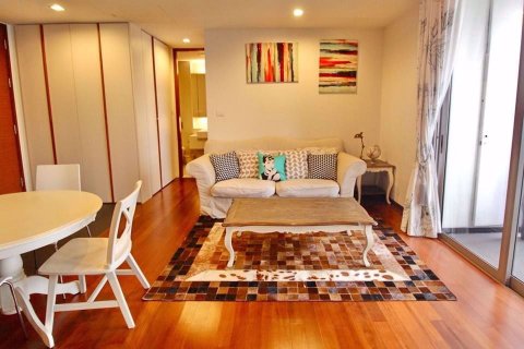Condominio de 2 dormitorios en Khlong Toei, Bangkok, Tailandia № 76506 - foto 4