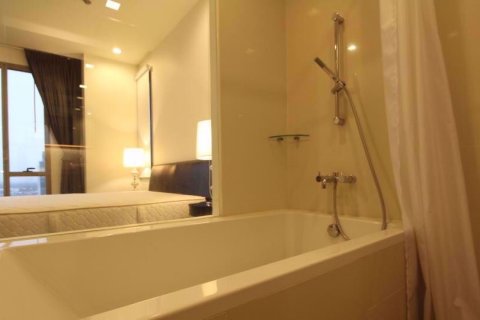 Condo à Khlong Toei, Bangkok, Thaïlande, 2 chambres № 76505 - photo 17
