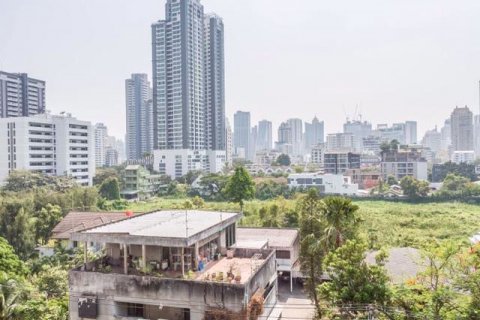 Condo à Watthana, Bangkok, Thaïlande, 2 chambres  № 76501 - photo 13