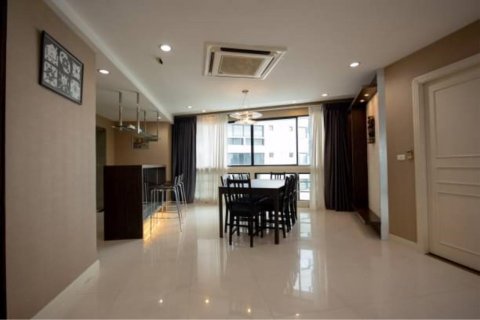 Condominio de 3 dormitorios en Khlong Toei, Bangkok, Tailandia № 123648 - foto 17