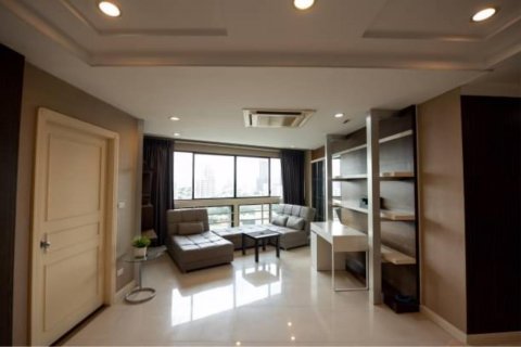 Condominio de 3 dormitorios en Khlong Toei, Bangkok, Tailandia № 123648 - foto 8