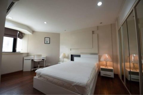 Condominio de 3 dormitorios en Khlong Toei, Bangkok, Tailandia № 123648 - foto 3