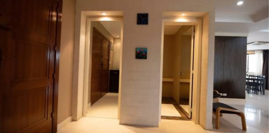 Condominio de 3 dormitorios en Khlong Toei, Bangkok, Tailandia № 123648