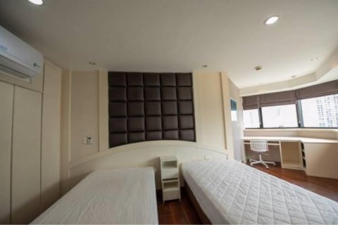 Condominio de 3 dormitorios en Khlong Toei, Bangkok, Tailandia № 123648 - foto 11