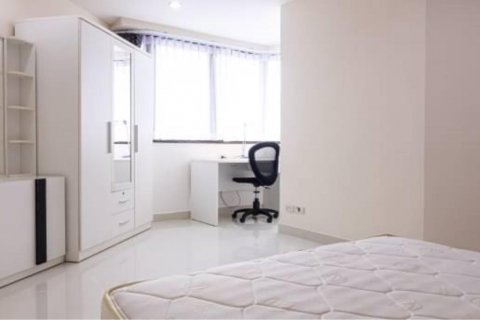 Condominio de 3 dormitorios en Khlong Toei, Bangkok, Tailandia № 123647 - foto 7