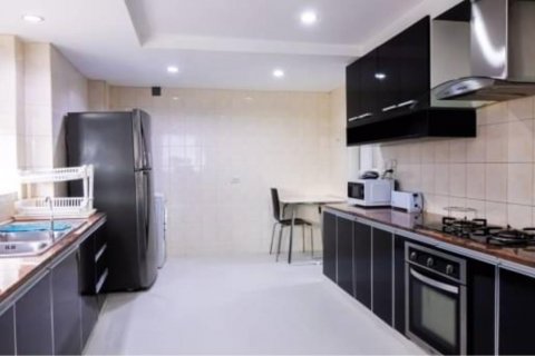 Condominio de 3 dormitorios en Khlong Toei, Bangkok, Tailandia № 123647 - foto 4